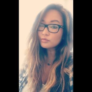 Meet your Posher, Moira